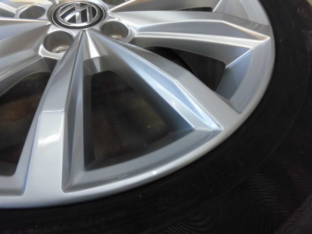 日野市　VWシルバー塗装ホイール傷修理