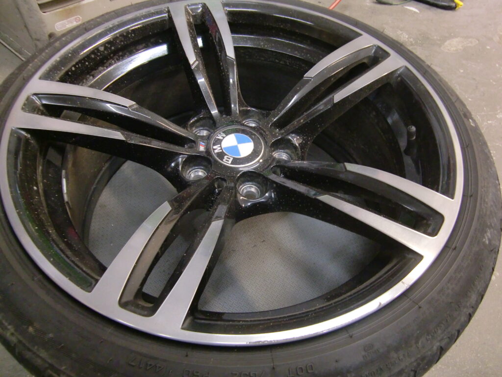 青梅市　BMWポリッシュホイール傷修理