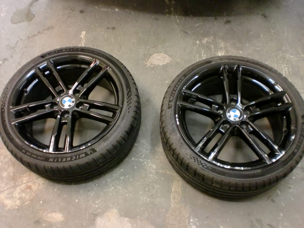 昭島市　BMWブラック塗装ホイール傷修理