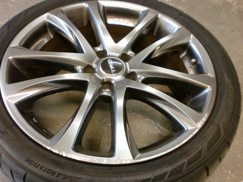 西多摩郡瑞穂町 ハイパーシルバーホイール傷修理