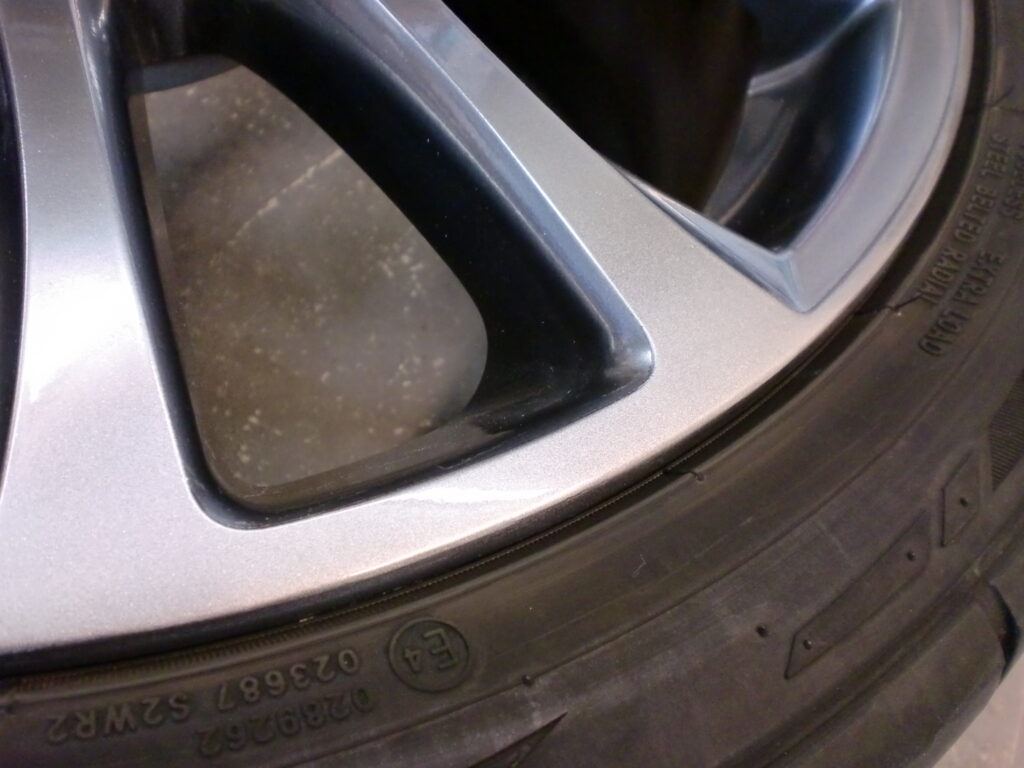 西多摩郡瑞穂町 ハイパーシルバーホイール傷修理