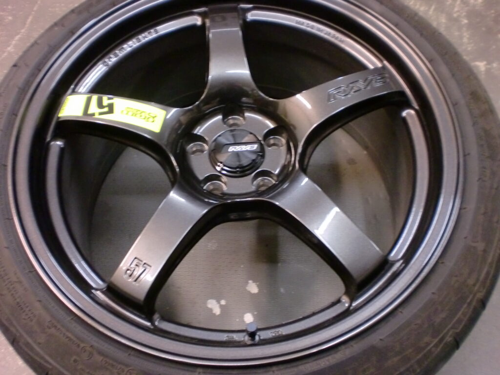 福生市 RAYSガンメタホイール傷修理