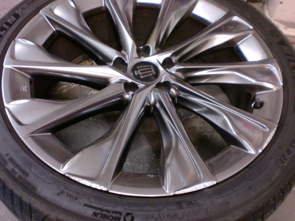 八王子市 ハイパーシルバーホイール傷修理