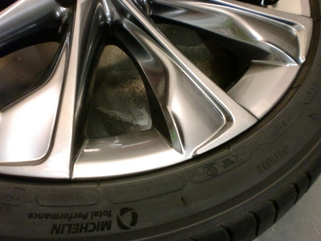 八王子市 ハイパーシルバーホイール傷修理