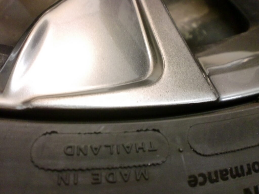 八王子市 ハイパーシルバーホイール傷修理