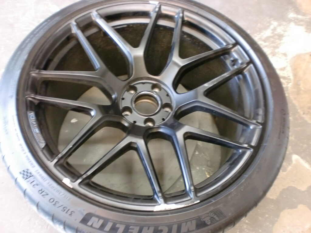 府中市 マットブラックホイール傷修理