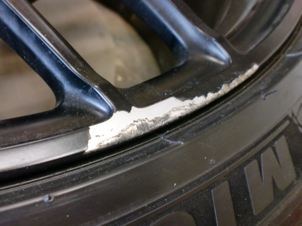 府中市 マットブラックホイール傷修理