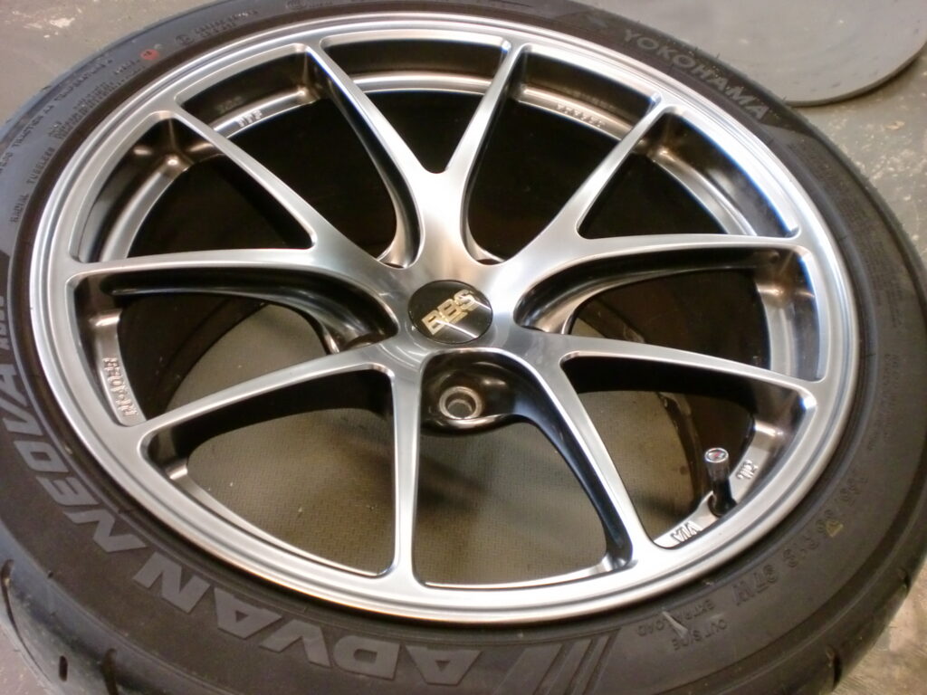 所沢市 ハイパーシルバーホイール傷修理
