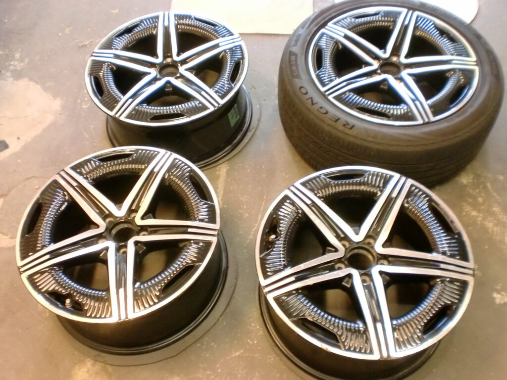 青梅市　ホイールブラック塗装塗り替え