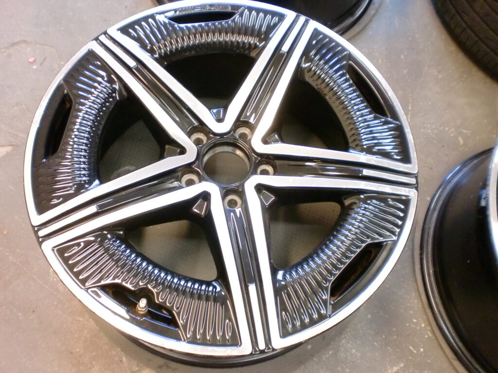 青梅市　ホイールブラック塗装塗り替え