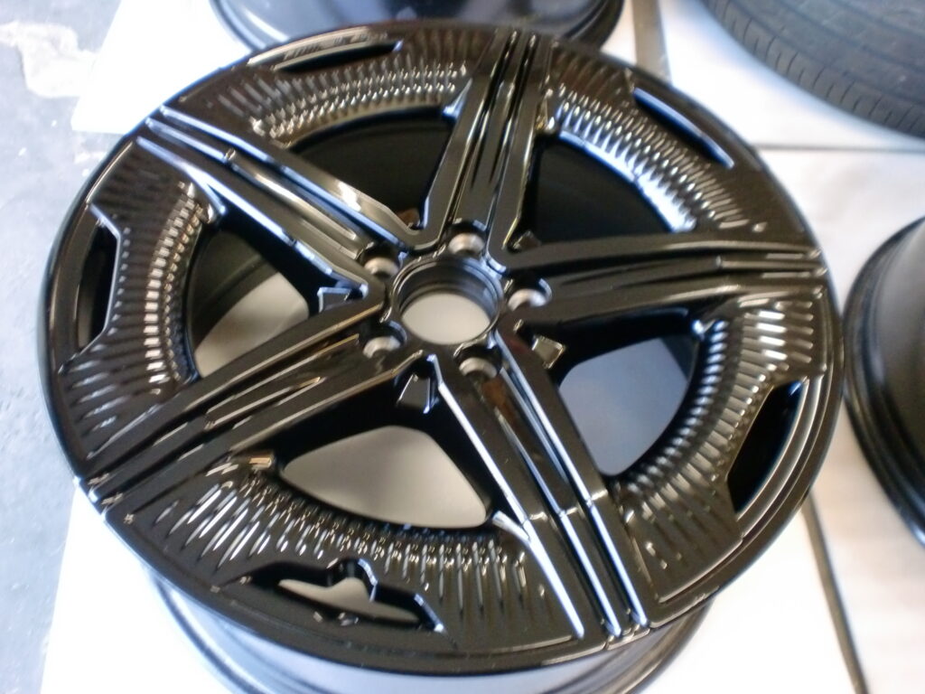 青梅市　ホイールブラック塗装塗り替え