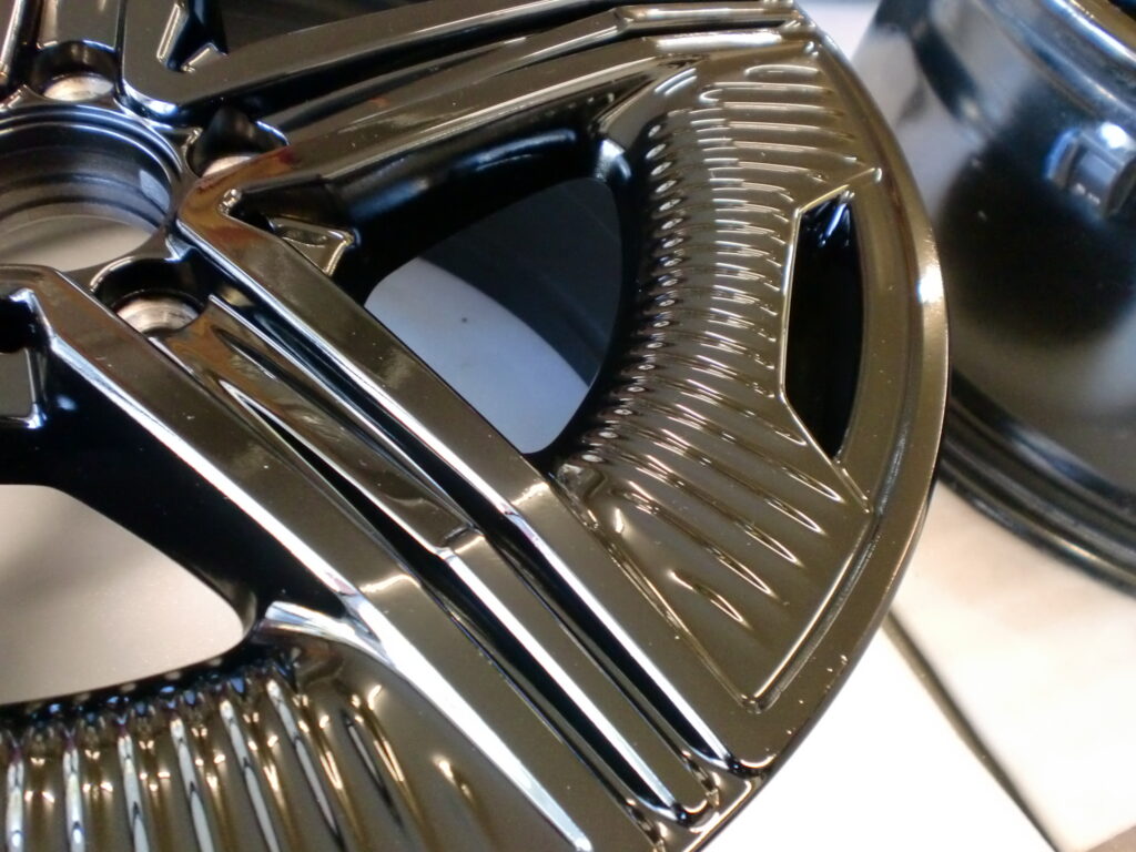 青梅市　ホイールブラック塗装塗り替え