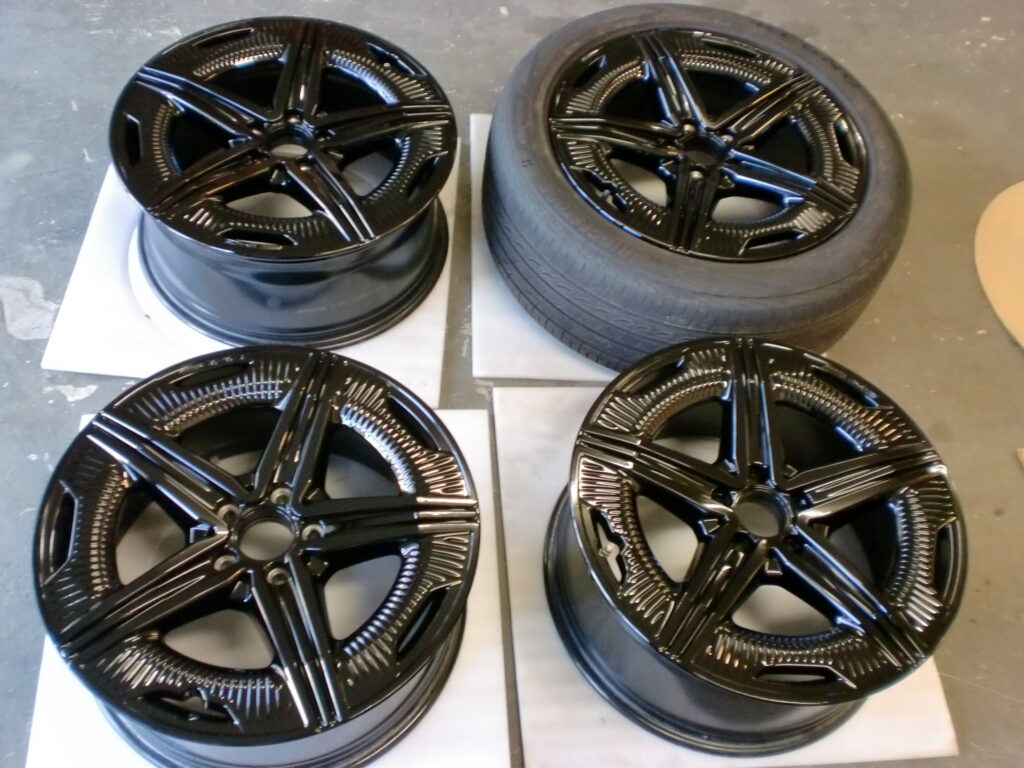 青梅市　ホイールブラック塗装塗り替え