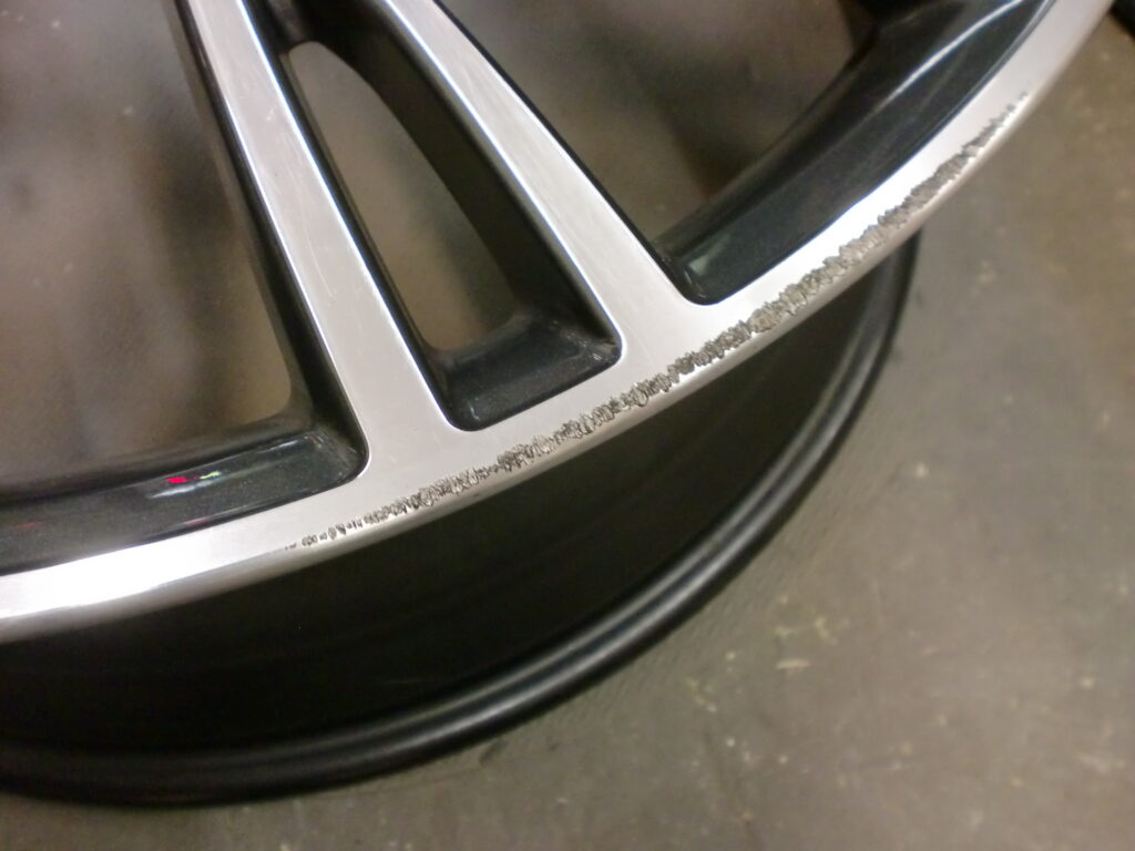 あきる野市　ポリッシュホイール傷修理