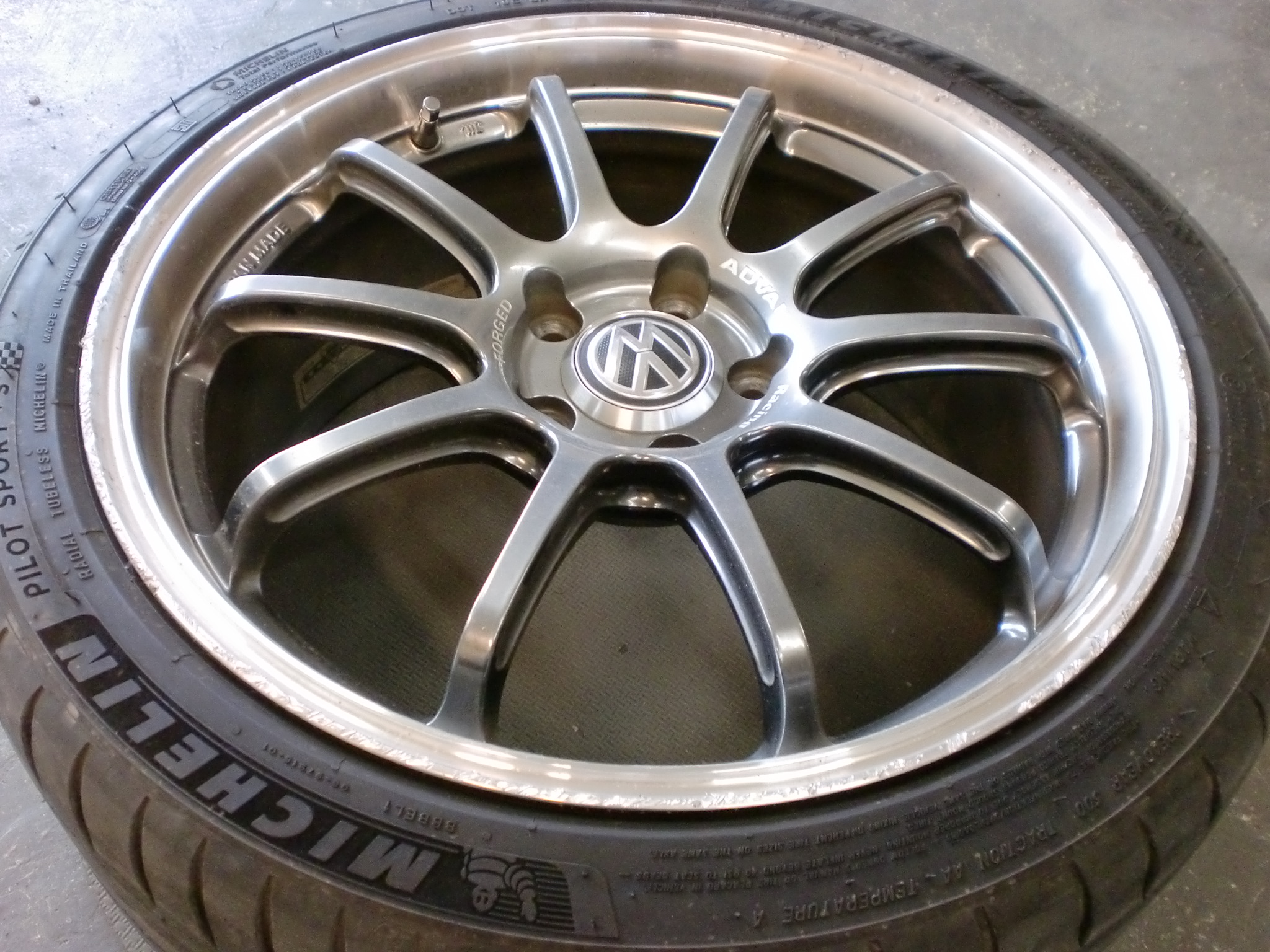 青梅市　ADVANポリッシュホイール傷修理