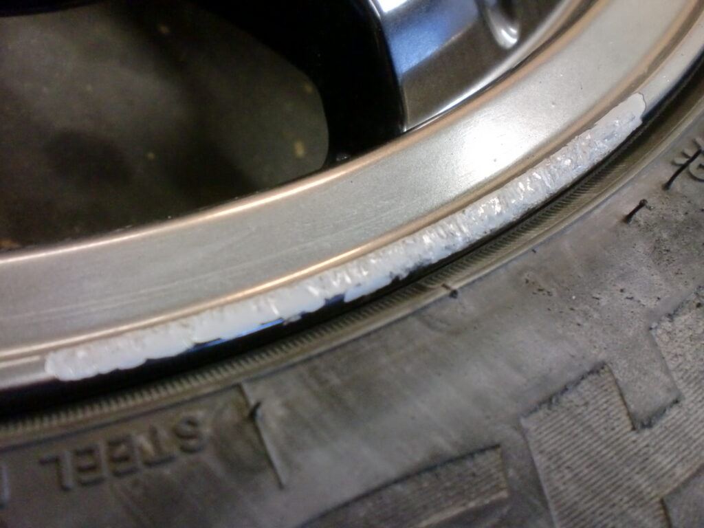 八王子市 ハイパーシルバーホイール傷修理