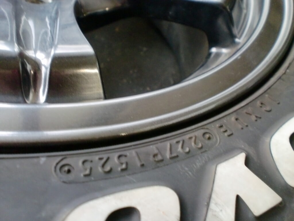 八王子市 ハイパーシルバーホイール傷修理