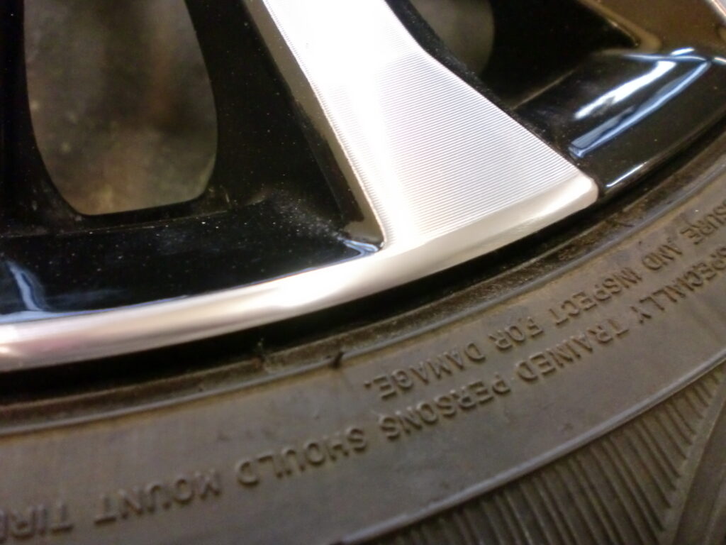 青梅市　ポリッシュホイール傷修理