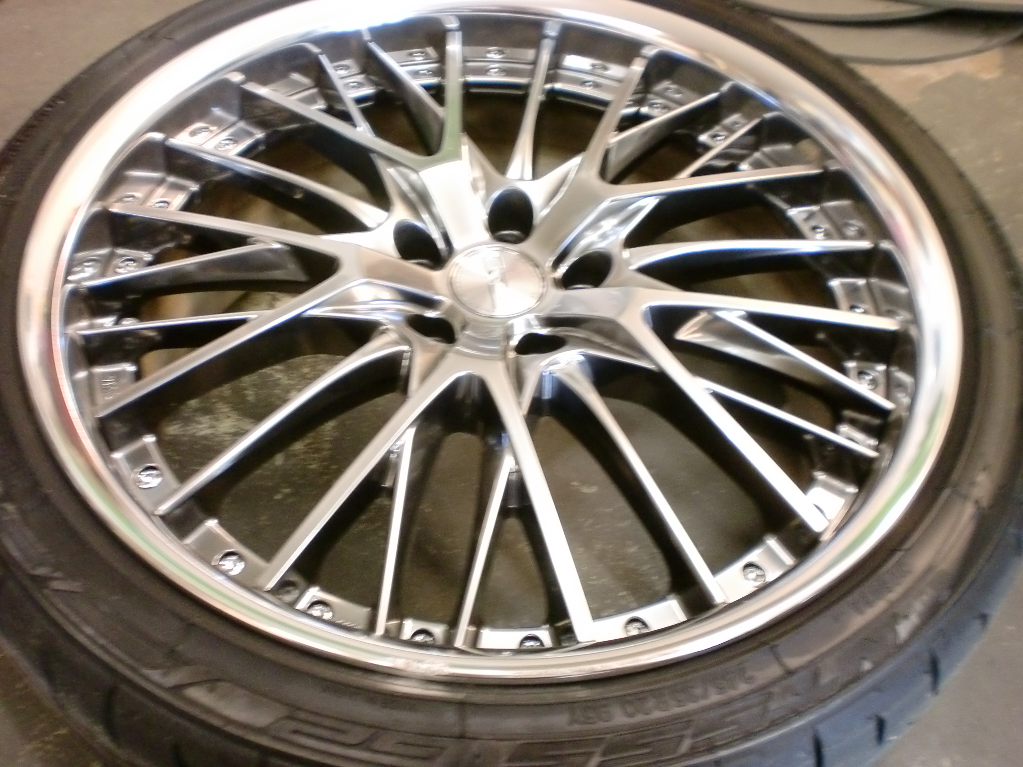 昭島市　アルマイトリムホイール傷修理