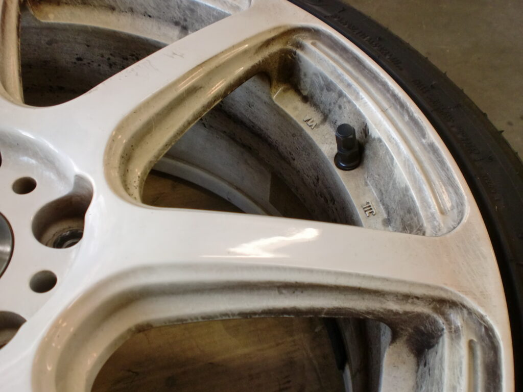 日野市　ホワイト塗装ホイール再塗装