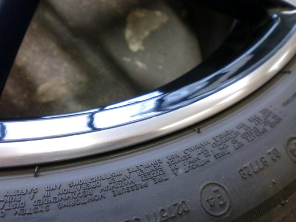 小金井市　ポリッシュホイール傷修理