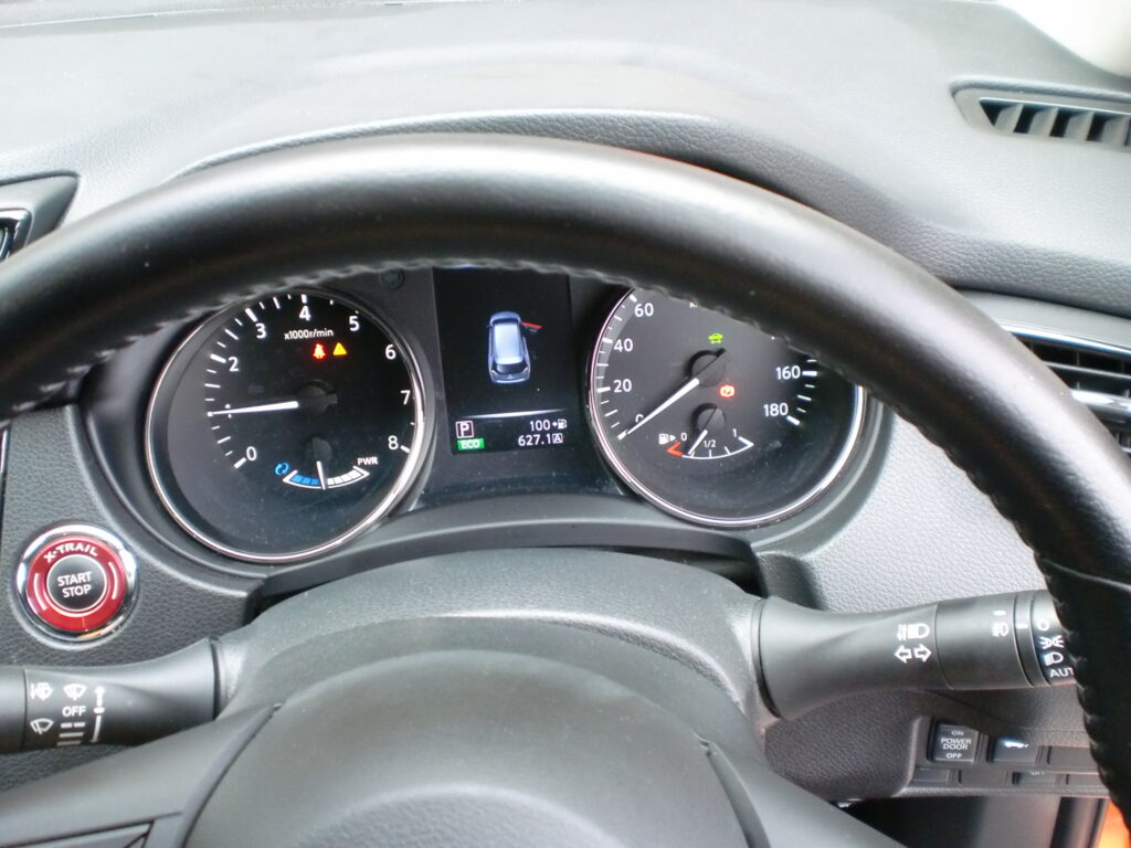 府中市 レザーステアリング傷修理