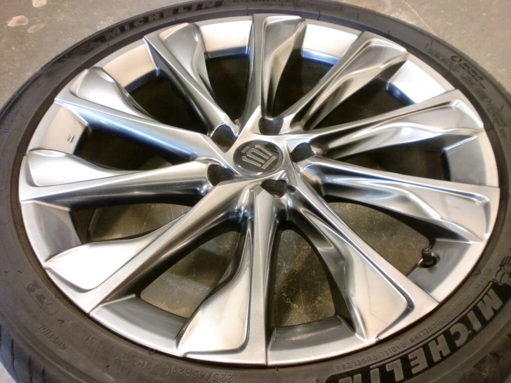 青梅市　ハイパーシルバーホイール傷修理