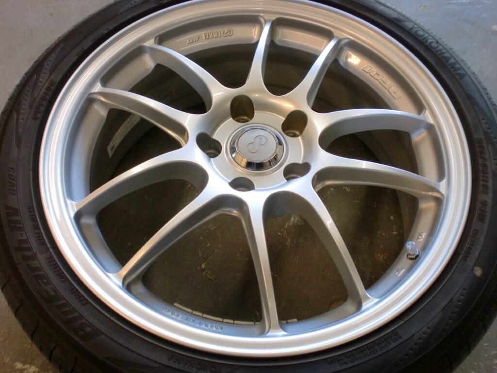 八王子市　シルバー塗装ホイール傷修理