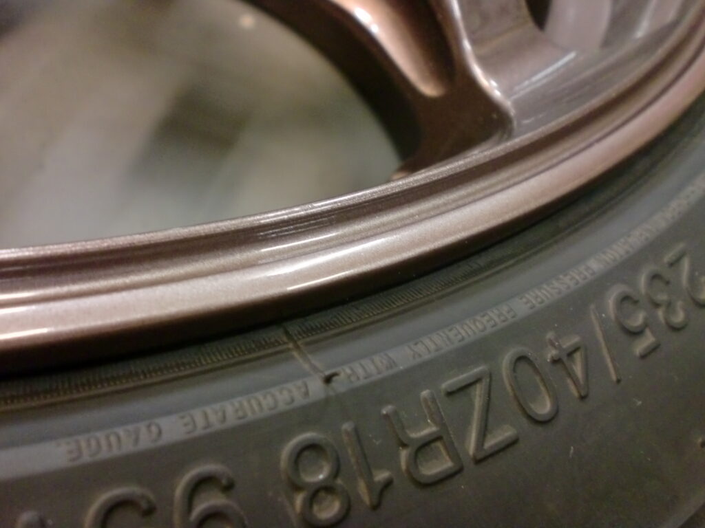 八王子市　ADVANブロンズ塗装ホイール傷修理