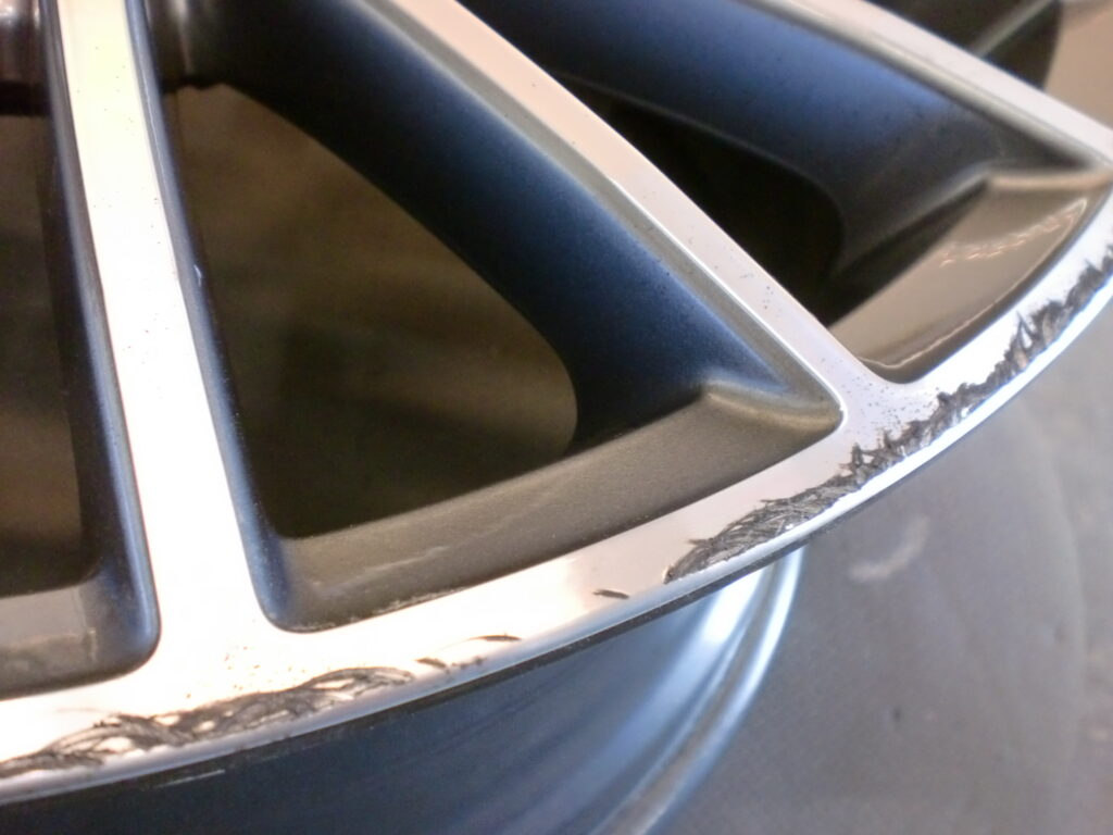 青梅市 ポリッシュホイール傷修理