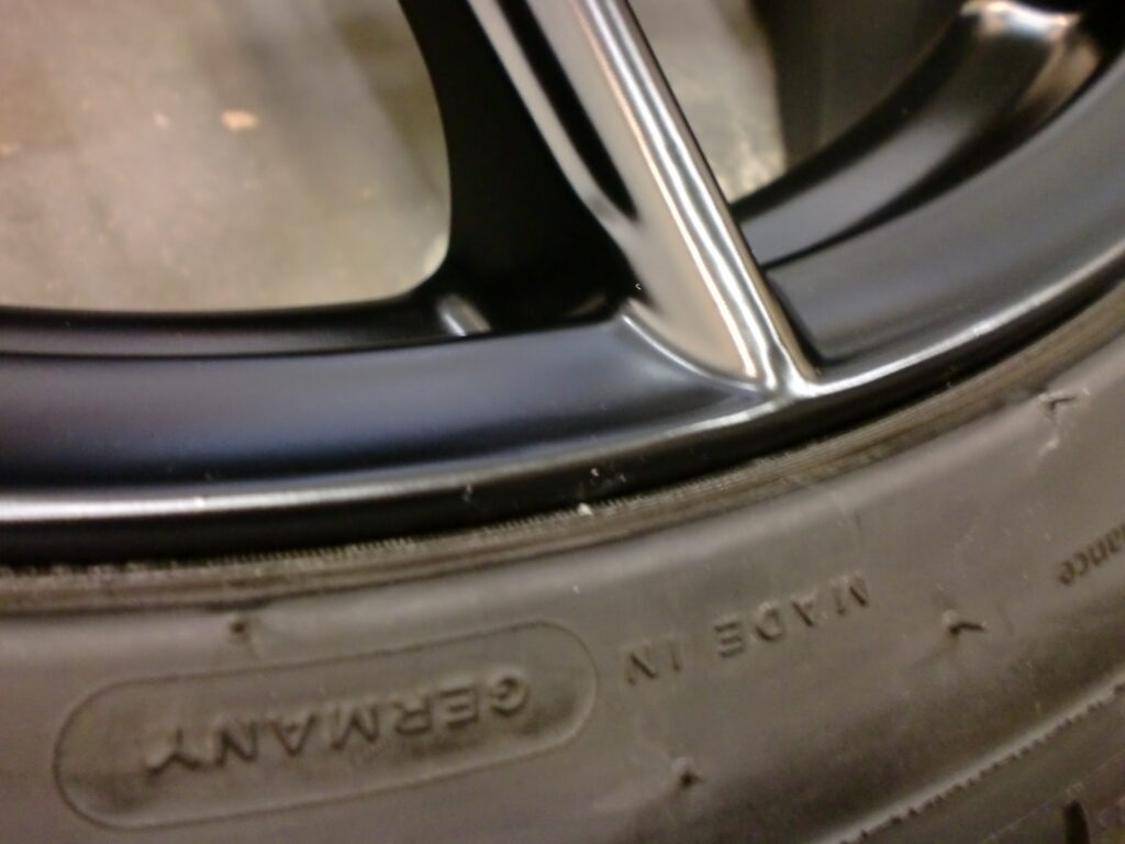 練馬区　マットブラックホイール傷修理