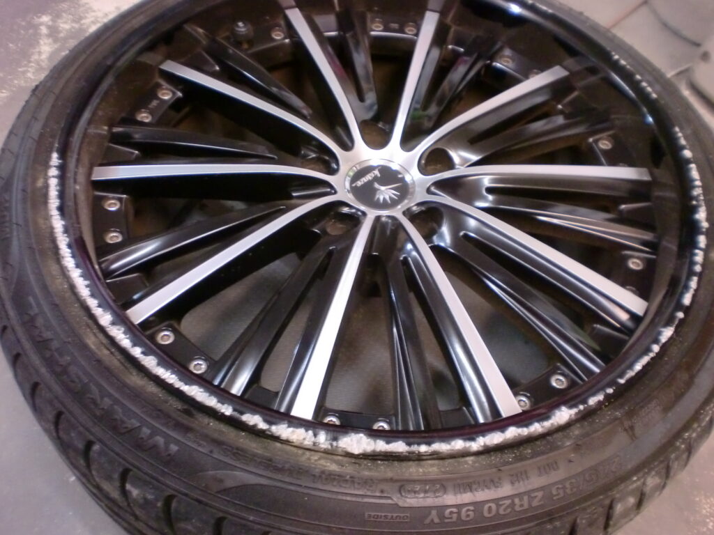 日野市　ブラック塗装ホイール傷修理