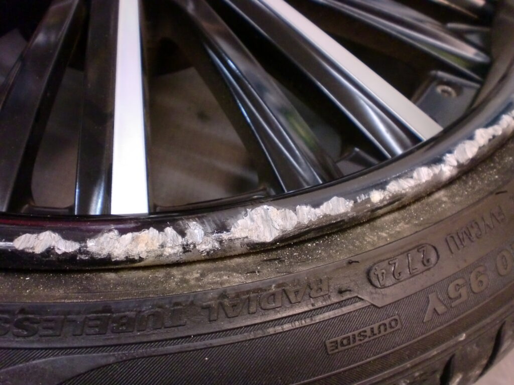 日野市　ブラック塗装ホイール傷修理