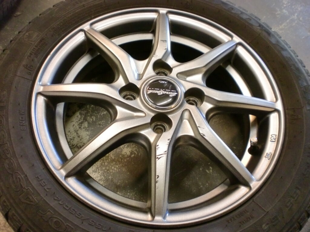 昭島市 シルバー塗装ホイール傷修理