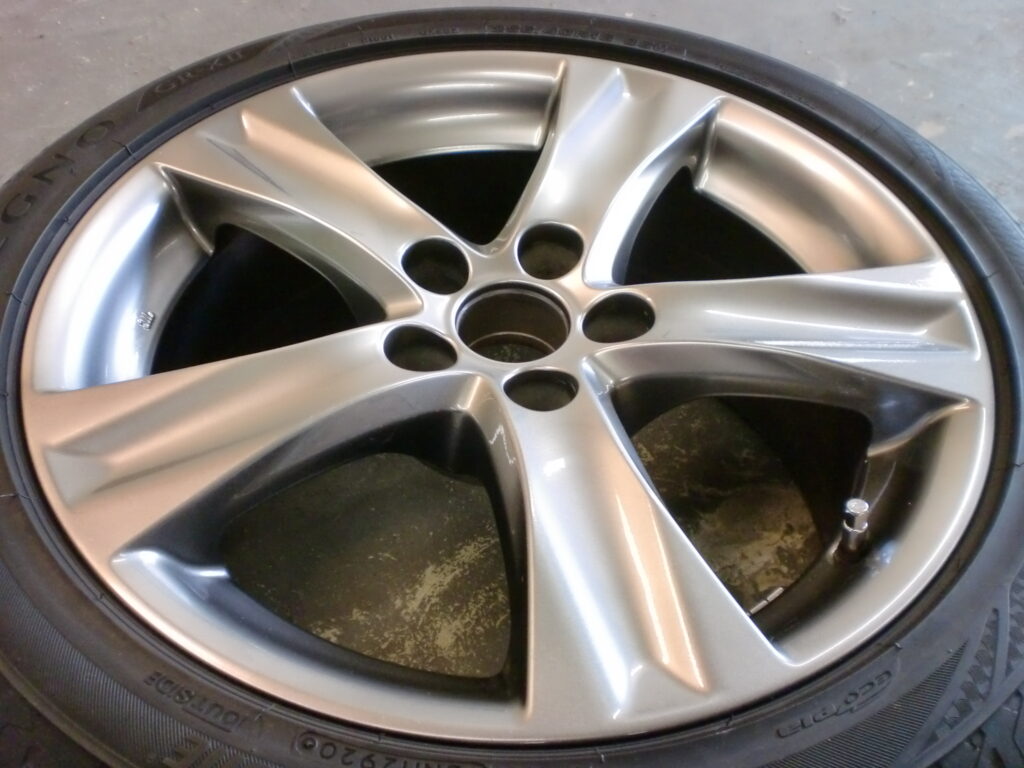 羽村市　ハイパーシルバーホイール傷修理