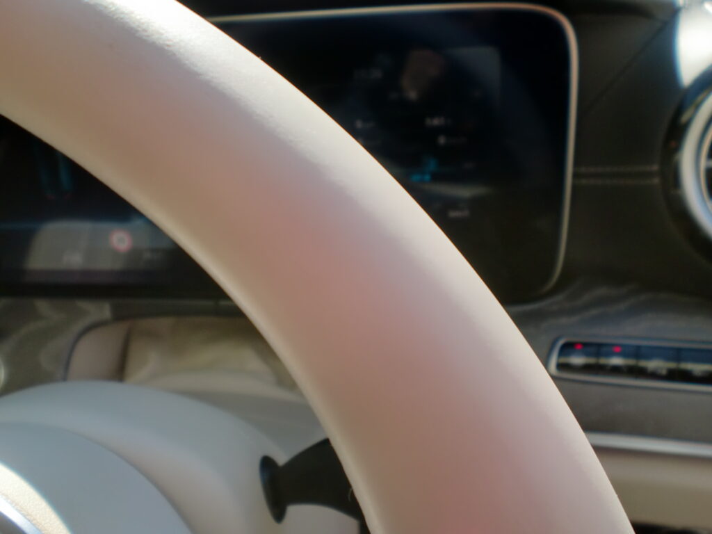 八王子市 レザーステアリング擦れ修理