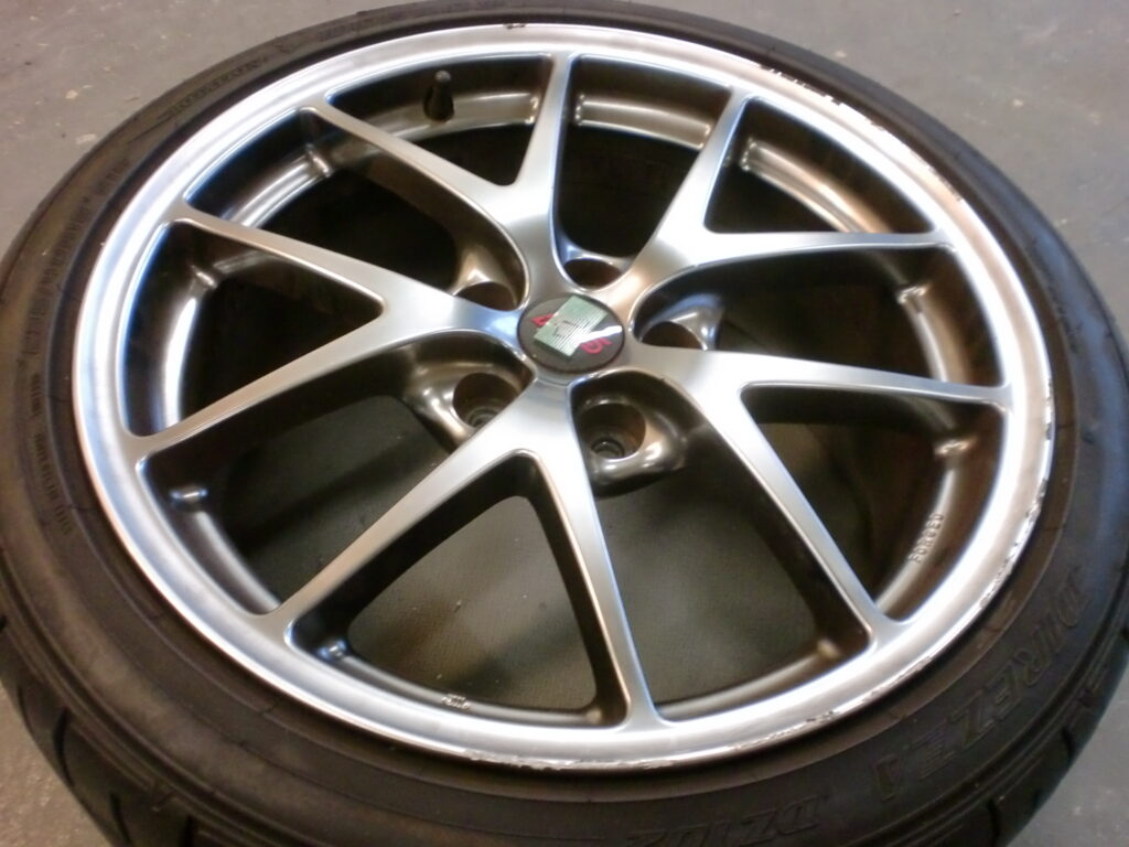 あきる野市　ハイパーシルバーホイール傷修理