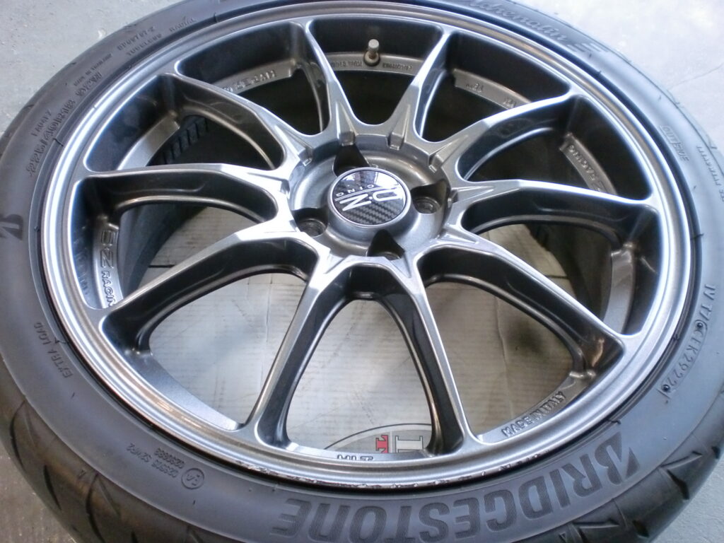 八王子市　ガンメタ塗装ホイール傷修理