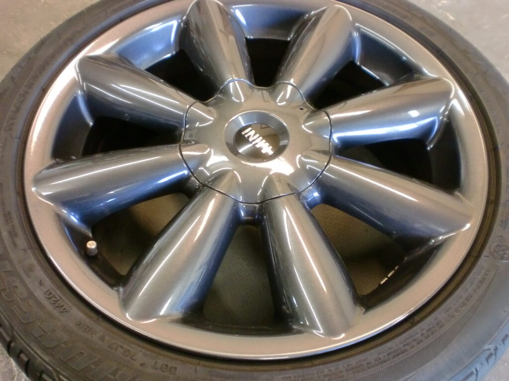 飯能市 ガンメタ塗装ホイール傷修理