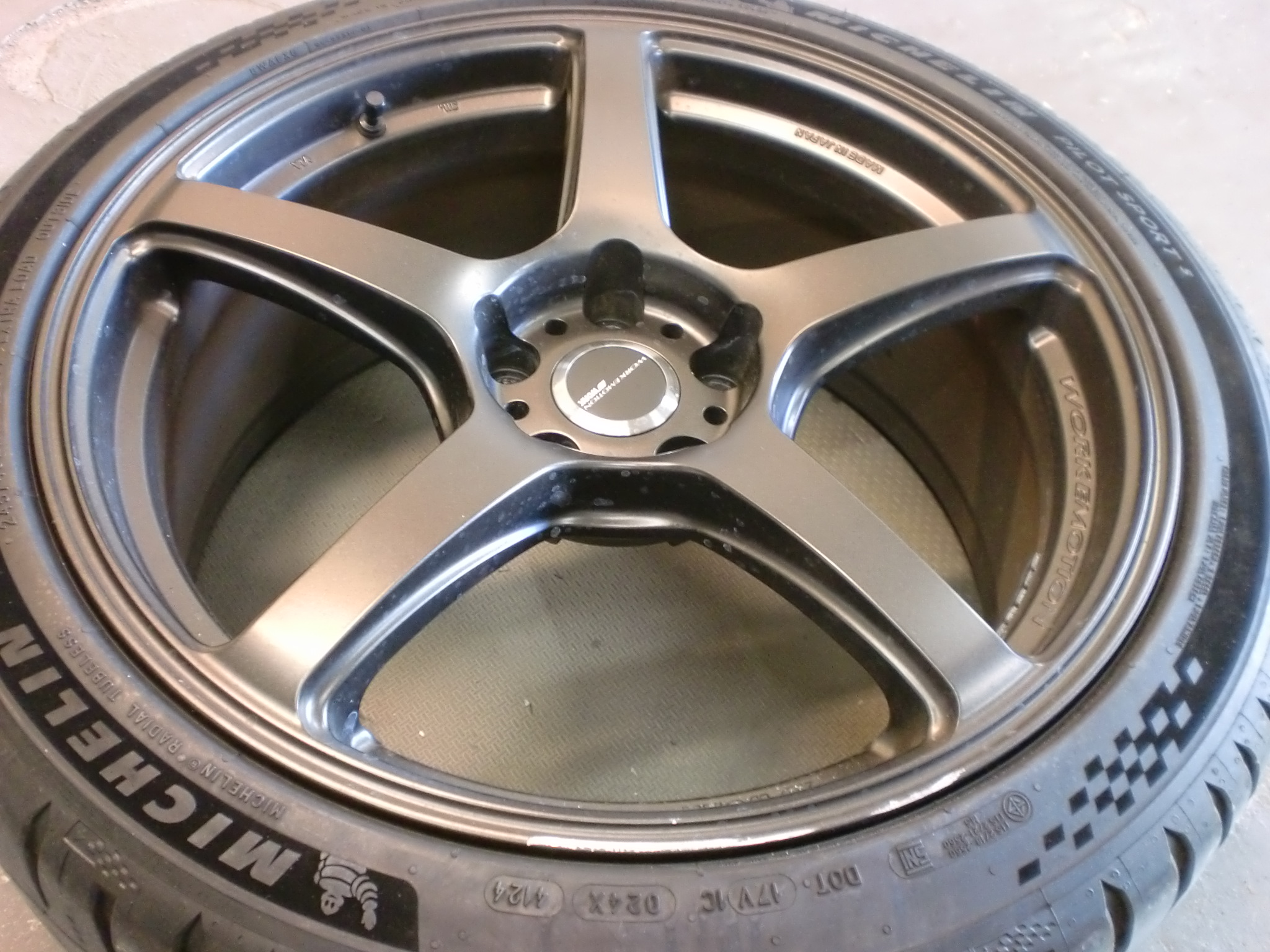 昭島市　マットブラックホイール傷修理