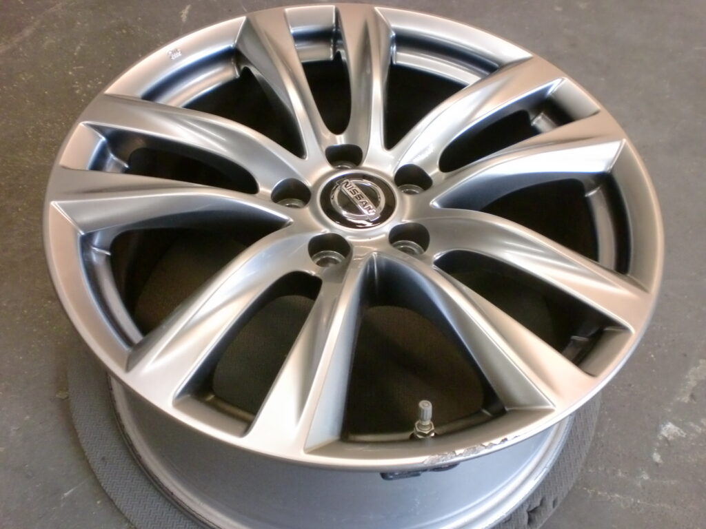 昭島市 ハイパーシルバーホイール傷修理