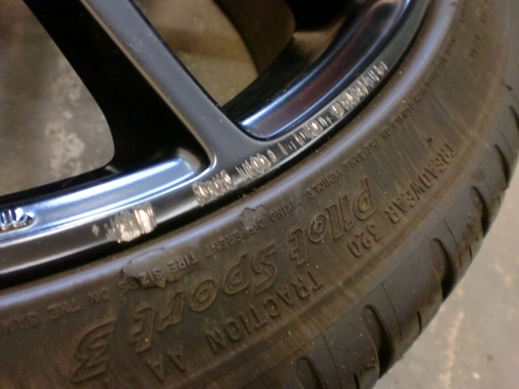 日野市　マットブラックホイール傷修理