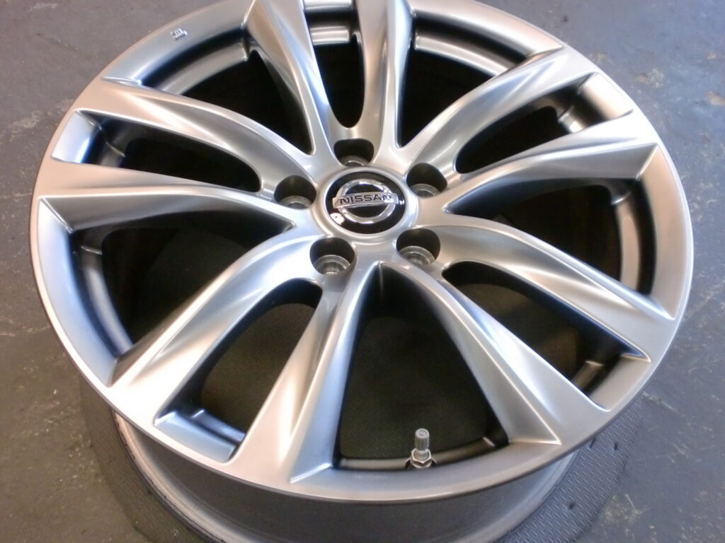 昭島市 ハイパーシルバーホイール傷修理