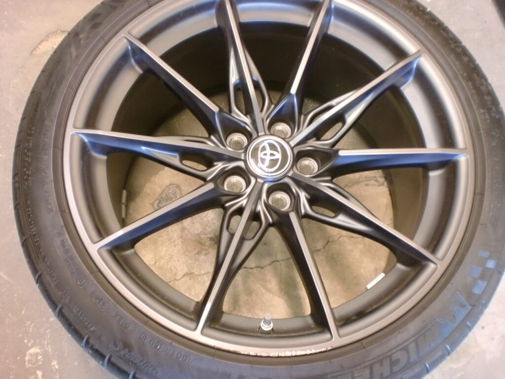 青梅市　マットガンメタホイール傷修理