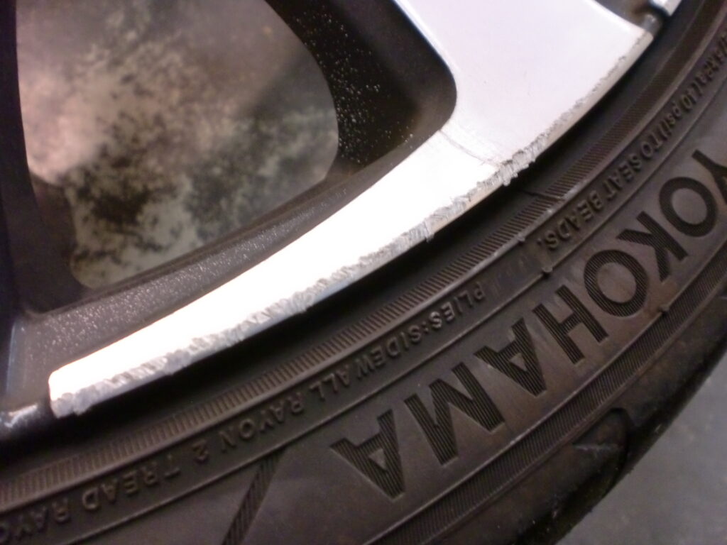 所沢市のお客様　ポリッシュホイール傷