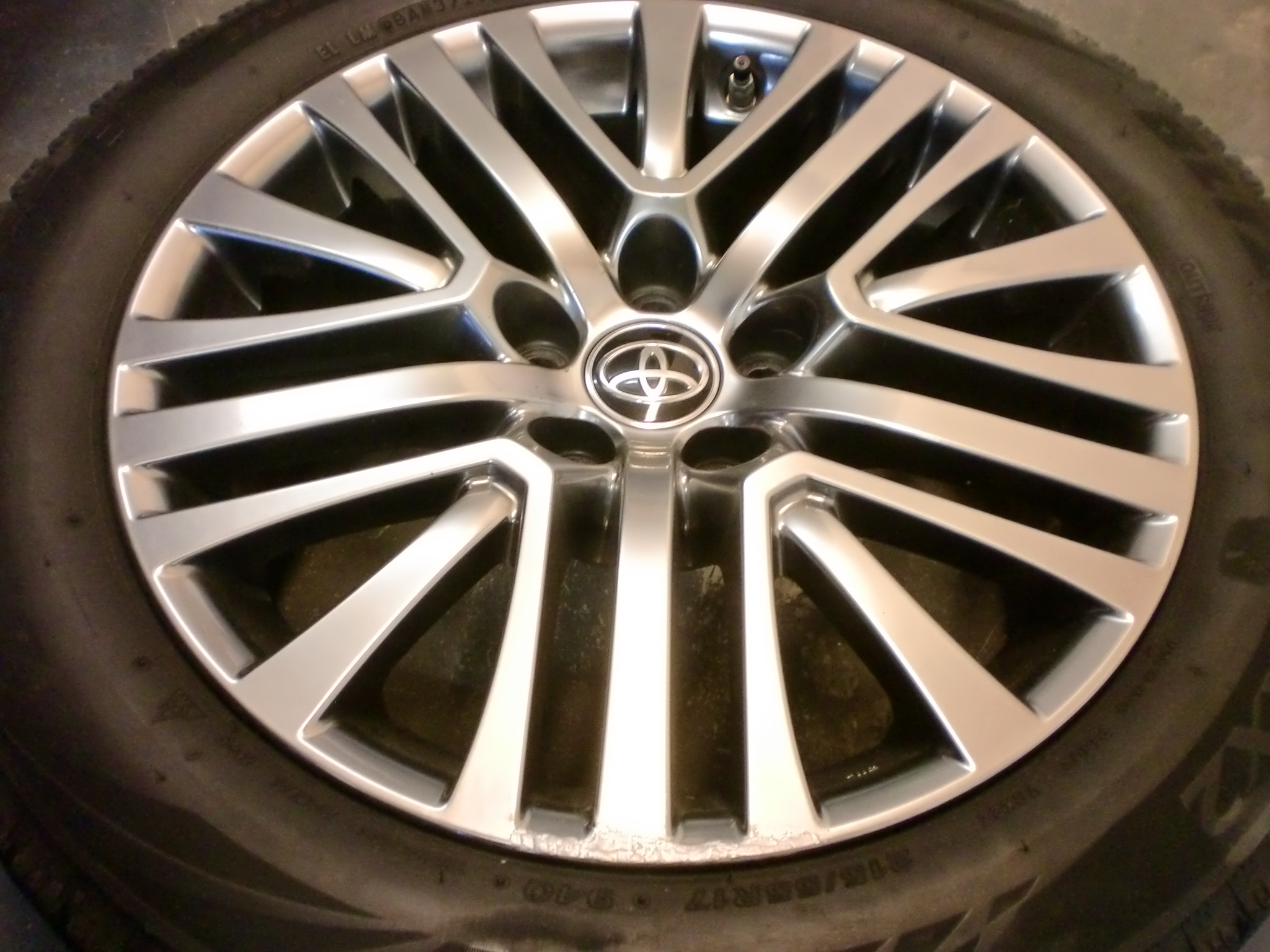 日野市　ハイパーシルバーホイール傷修理