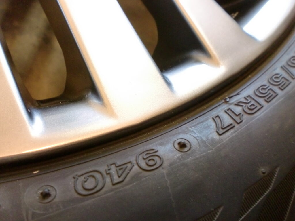 日野市　ハイパーシルバーホイール傷修理