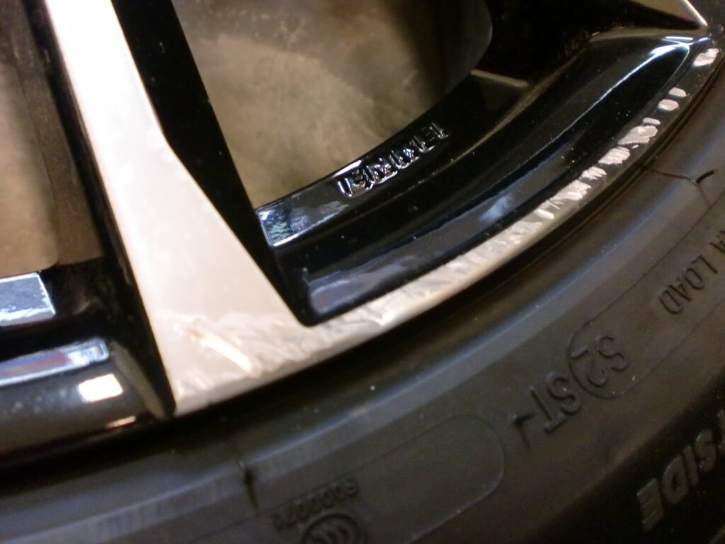 青梅市　ポリッシュホイール傷修理