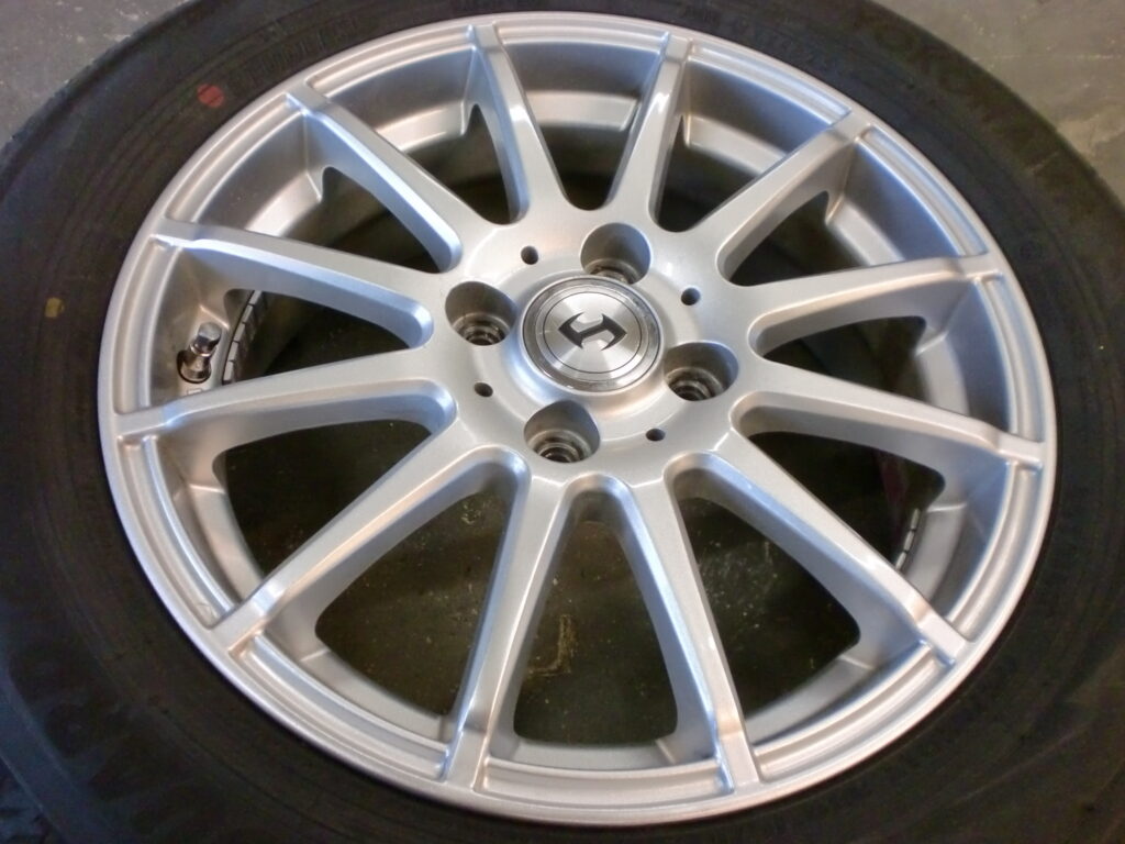 昭島市　シルバー塗装ホイール傷修理