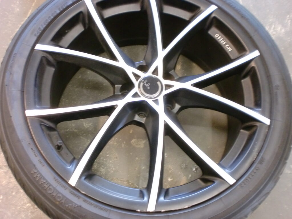 立川氏 マットツートンカラーホイール傷修理